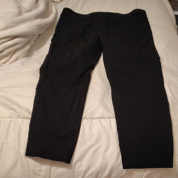 Elegant Black Women's Pants - Picture 4 of 5